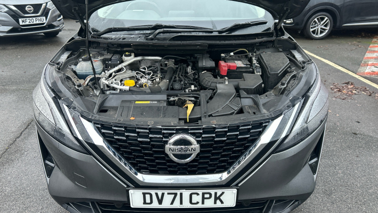 Nissan Qashqai 1.3 DiG-T MH Acenta Premium 5dr Petrol Hatchback